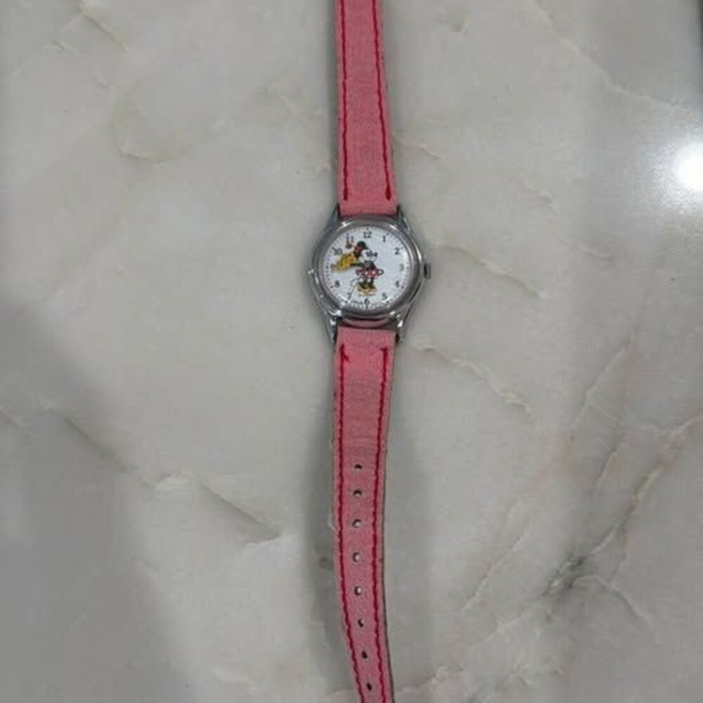 Vintage 1990s Lorus Disney Minnie Mouse Watch Pink Leather Band Retro 90s
